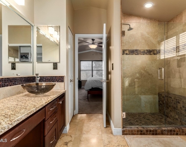 2911 E Windmere Drive - Photo Thumbnail 14