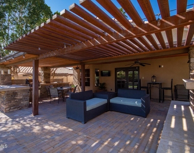 2911 E Windmere Drive - Photo Thumbnail 22
