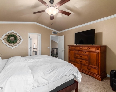2911 E Windmere Drive - Photo Thumbnail 12