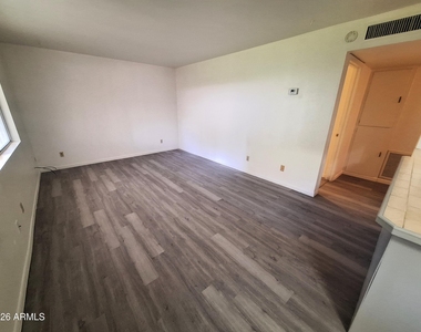36 W Pasadena Avenue - Photo Thumbnail 3
