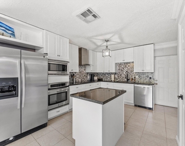 728 Ne 9th Avenue - Photo Thumbnail 11