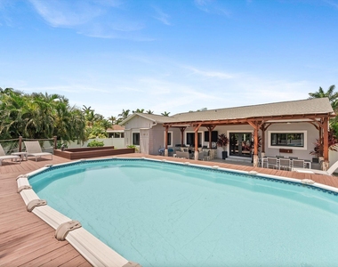 728 Ne 9th Avenue - Photo Thumbnail 29