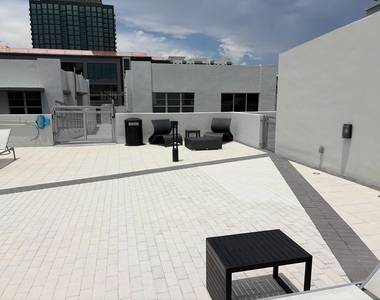 425 N Andrews Avenue - Photo Thumbnail 23