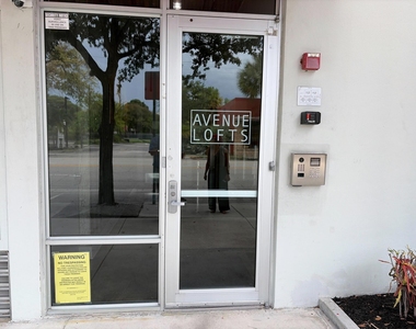 425 N Andrews Avenue - Photo Thumbnail 8