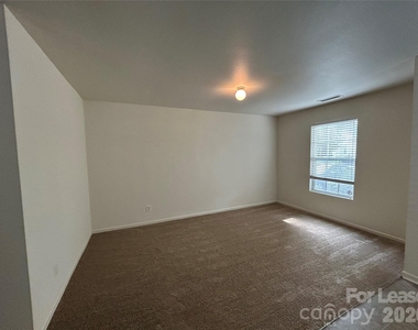 3015 Meadow Knoll Drive - Photo Thumbnail 1