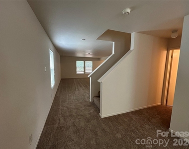 3015 Meadow Knoll Drive - Photo Thumbnail 3