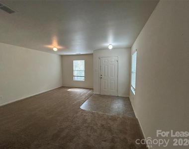 3015 Meadow Knoll Drive - Photo Thumbnail 2