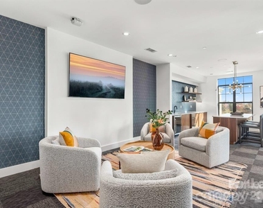 4220 Colony Plaza Drive - Photo Thumbnail 8