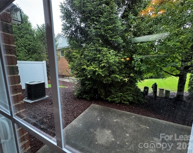 11342 Cedar Walk Lane - Photo Thumbnail 14