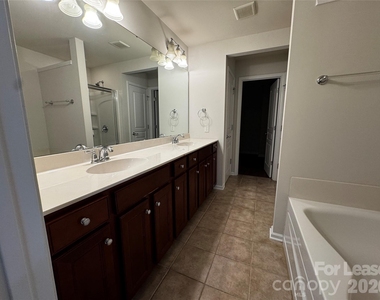 11342 Cedar Walk Lane - Photo Thumbnail 9
