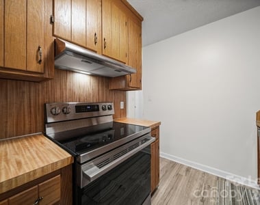1110 Chandler Drive - Photo Thumbnail 6