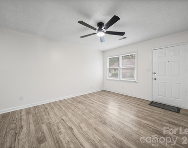 1110 Chandler Drive - Photo Thumbnail 10