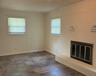 2334 Senior Drive - Photo Thumbnail 10