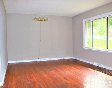 2334 Senior Drive - Photo Thumbnail 27