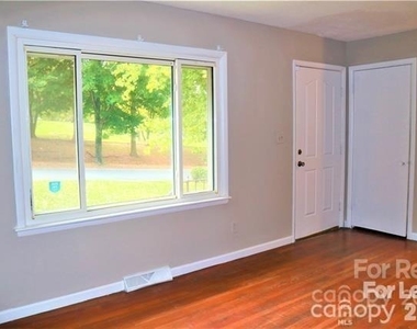 2334 Senior Drive - Photo Thumbnail 26