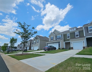 2744 Yeager Drive Nw - Photo Thumbnail 2