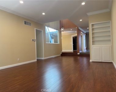 1138 Las Riendas Way - Photo Thumbnail 5