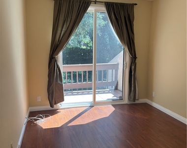 1138 Las Riendas Way - Photo Thumbnail 8