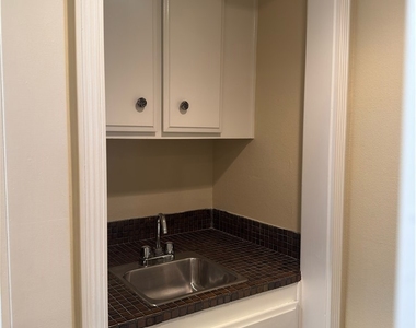 1138 Las Riendas Way - Photo Thumbnail 7