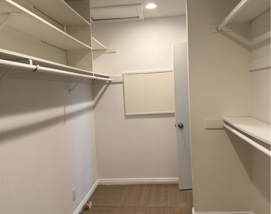 1138 Las Riendas Way - Photo Thumbnail 14