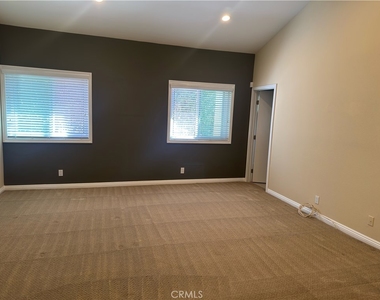 1138 Las Riendas Way - Photo Thumbnail 9