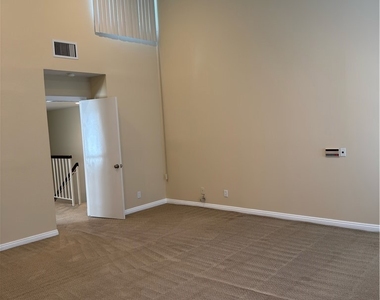1138 Las Riendas Way - Photo Thumbnail 17