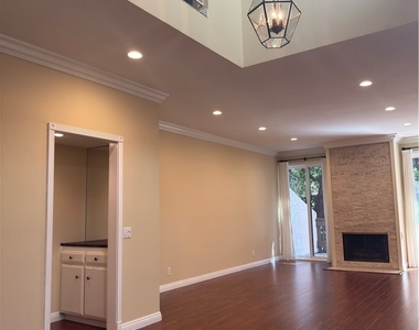 1138 Las Riendas Way - Photo Thumbnail 6