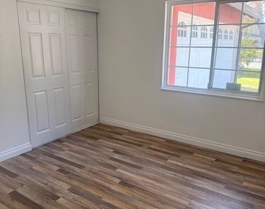 541 Glacier Avenue - Photo Thumbnail 10