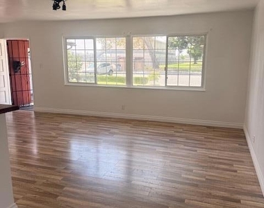 541 Glacier Avenue - Photo Thumbnail 4