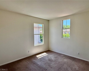 309 Lydia Lane - Photo Thumbnail 18