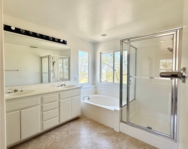 309 Lydia Lane - Photo Thumbnail 14