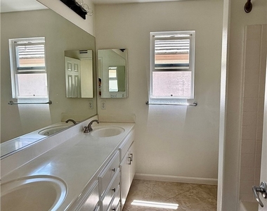 309 Lydia Lane - Photo Thumbnail 20