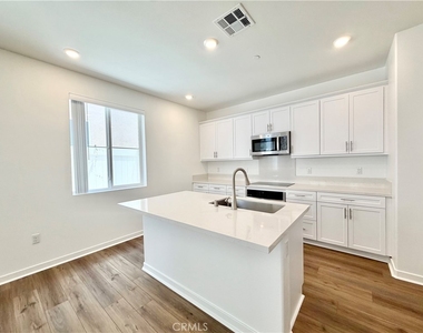 31404 Lolite Drive - Photo Thumbnail 11