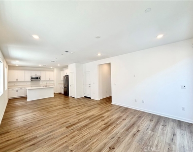 31404 Lolite Drive - Photo Thumbnail 9
