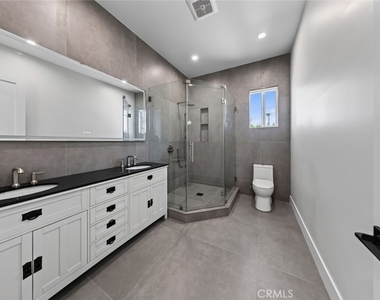 8018 Shadyglade Avenue - Photo Thumbnail 42