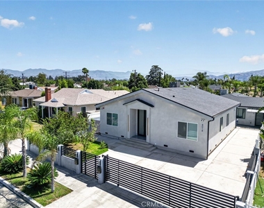 8018 Shadyglade Avenue - Photo Thumbnail 57