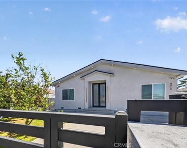 8018 Shadyglade Avenue - Photo Thumbnail 8