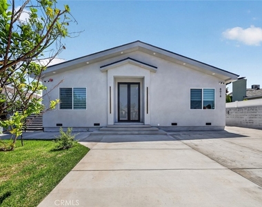 8018 Shadyglade Avenue - Photo Thumbnail 5