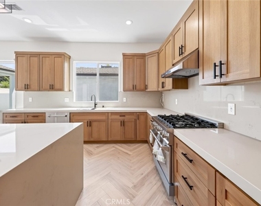 8018 Shadyglade Avenue - Photo Thumbnail 18
