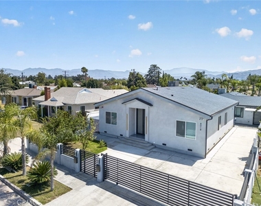 8018 Shadyglade Avenue - Photo Thumbnail 56