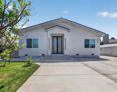 8018 Shadyglade Avenue - Photo Thumbnail 4