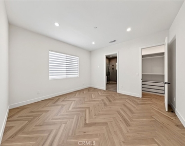 8018 Shadyglade Avenue - Photo Thumbnail 33