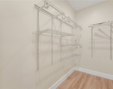 14924 Kittridge St - Photo Thumbnail 7