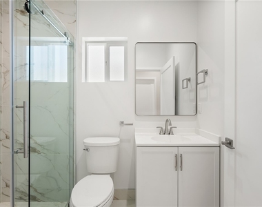 14924 Kittridge St - Photo Thumbnail 10