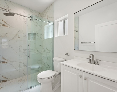 14924 Kittridge St - Photo Thumbnail 8