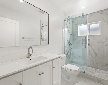 14926 1/2 Kittridge Street - Photo Thumbnail 7