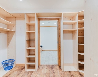 1527 N Valley Street - Photo Thumbnail 20