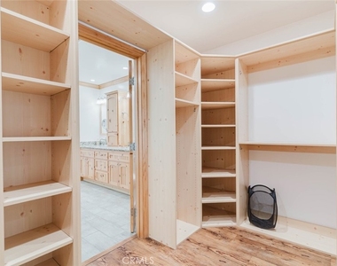 1527 N Valley Street - Photo Thumbnail 21