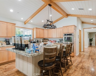 1527 N Valley Street - Photo Thumbnail 11