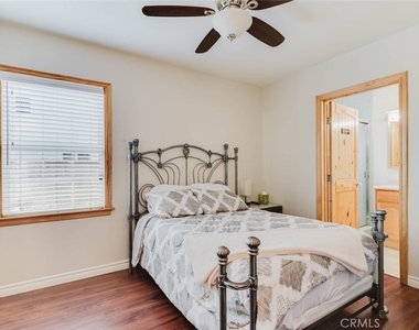 1527 N Valley Street - Photo Thumbnail 3